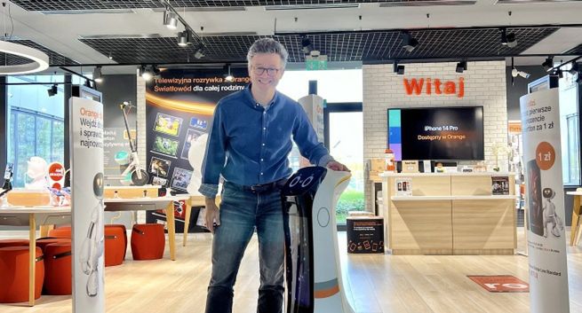 Robot w salonie Orange