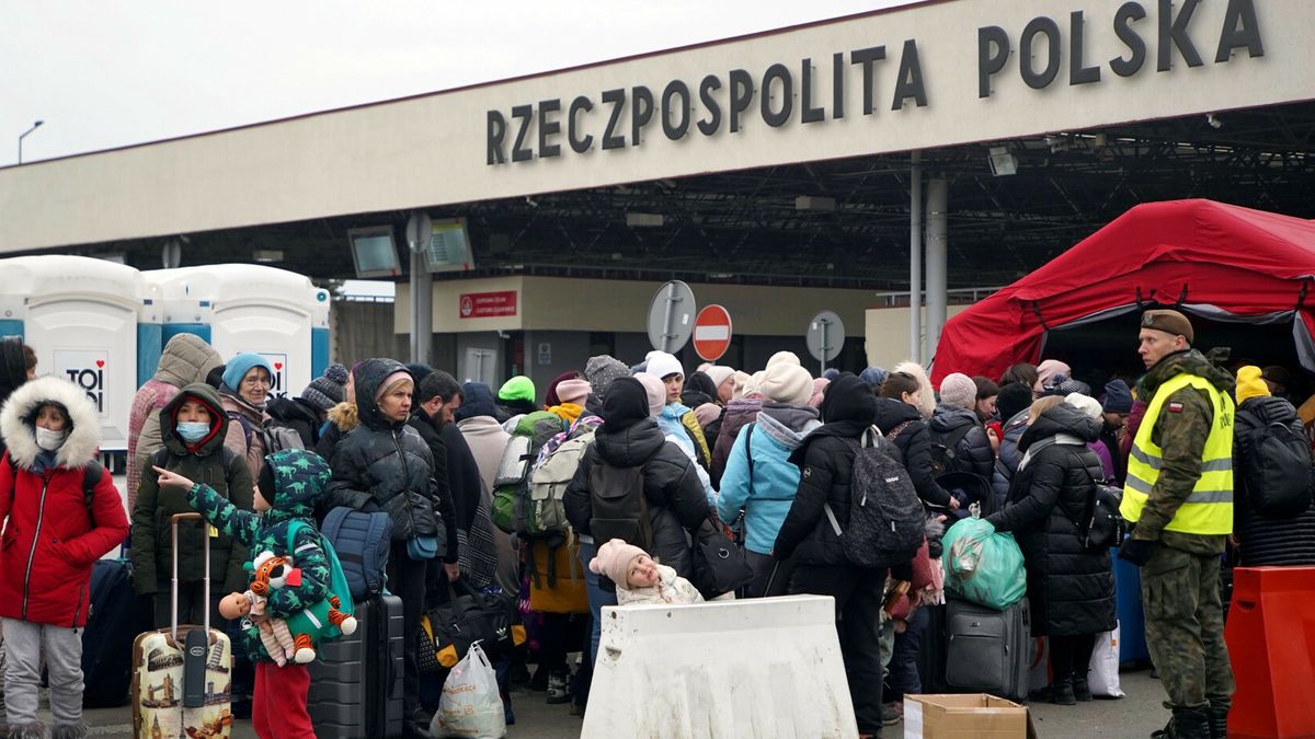 Z Ukrainy już uciekło ponad 1,2 mln osób 