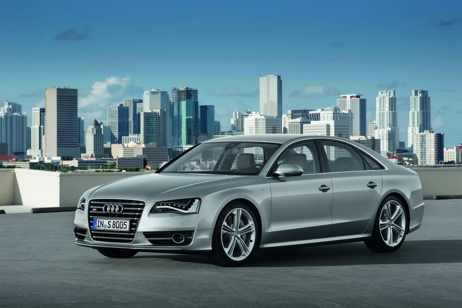 Audi-S8
