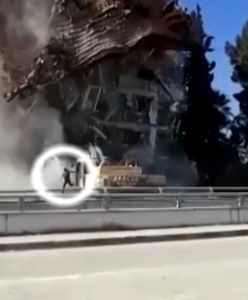 Przerażający moment w Turcji. Operator koparki rzucił się do ucieczki