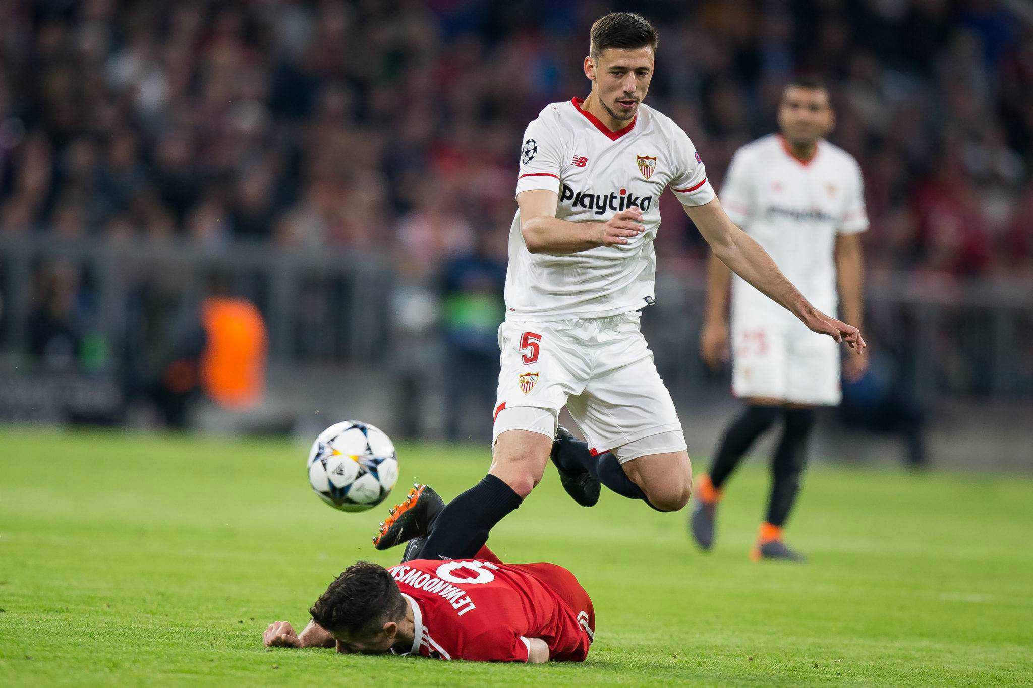 Robert Lewandowski z podbitym okiem na meczu FC Sevilla – Bayern Monachium