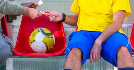 NIK sprawdził wydatki miast na promocję. Kluby sportowe dostają zlecenia bez przetargów