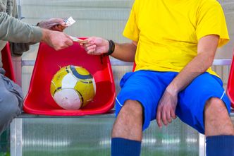 NIK sprawdził wydatki miast na promocję. Kluby sportowe dostają zlecenia bez przetargów