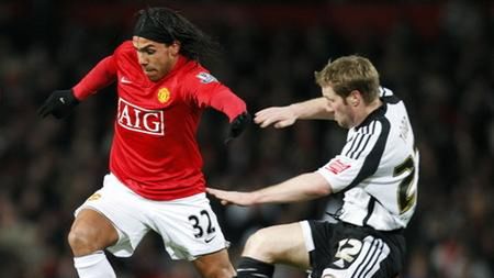 Andy Todd (P) i Carlos Tevez