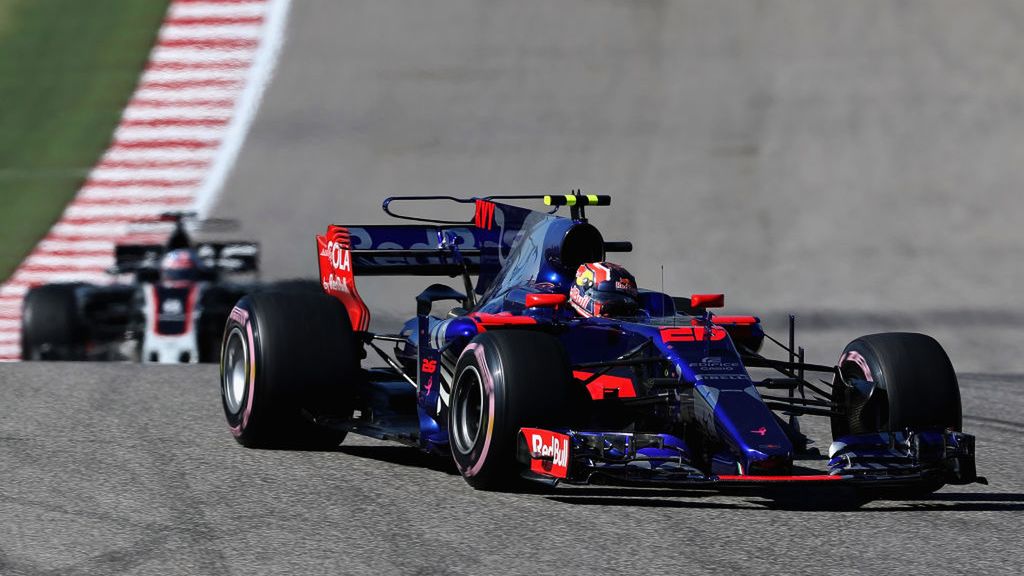 Getty Images / Mark Thompson / Daniił Kwiat w bolidzie Toro Rosso