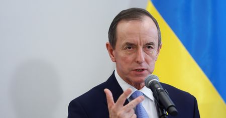 Darowizny i sztabki złota. Marszałek Senatu ujawnił majątek