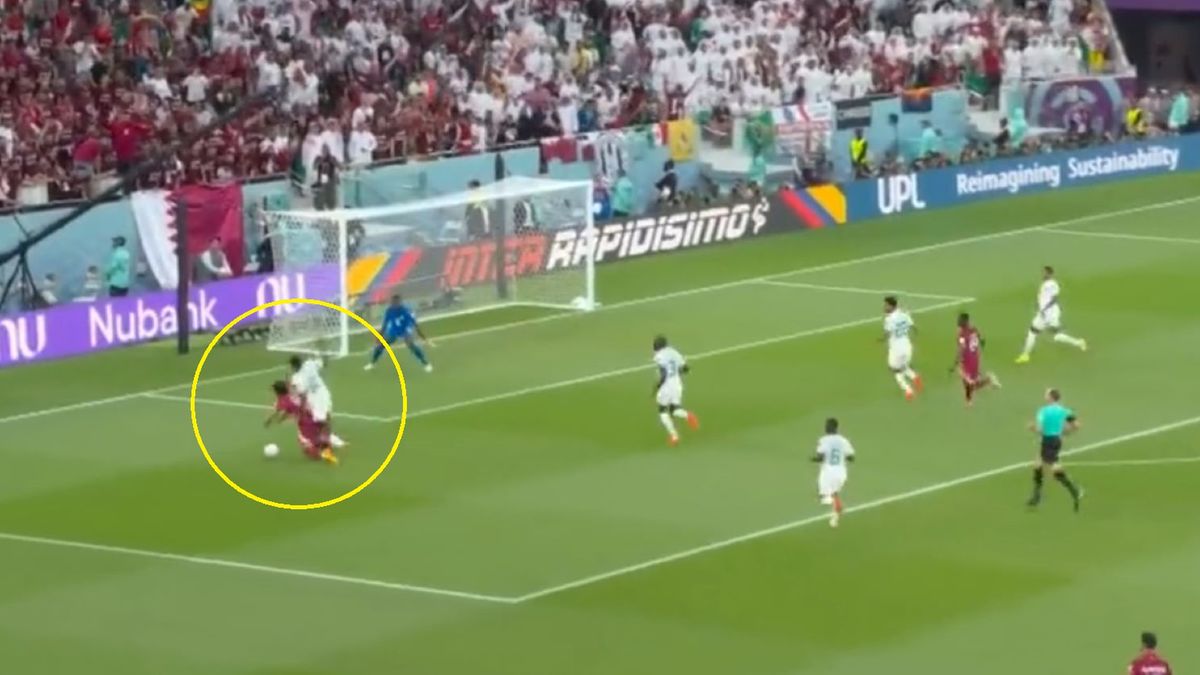 Zdjęcie okładkowe artykułu: Twitter / Kontrowersyjna sytuacja w meczu Katar - Senegal