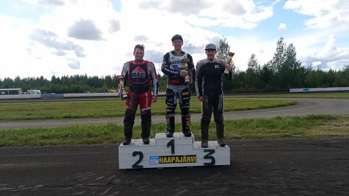 WP SportoweFakty / Stanisław Wrona / Na zdjęciu: podium IM Finlandii