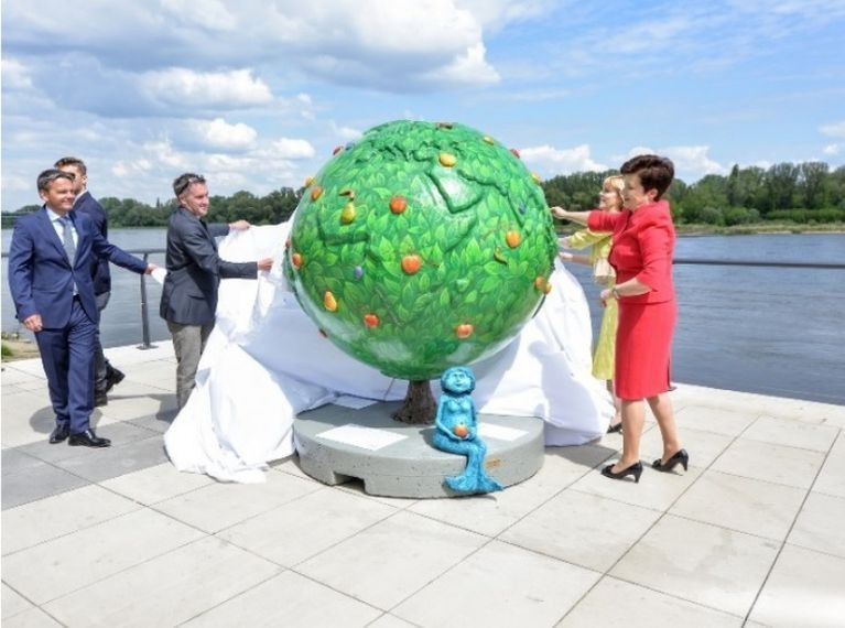 "Cool Globes Warsaw" - pomyśl ciepło o schłodzeniu planety