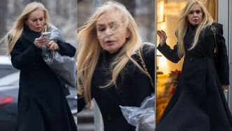 Czesana przez wiatr Monika Olejnik pędzi co tchu do krawcowej. Poświęcenie godne podziwu? (ZDJĘCIA)