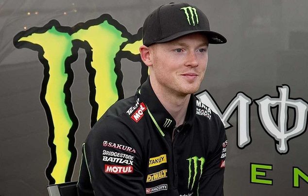 Bradley Smith miał powody do radości po wyścigu w Brnie