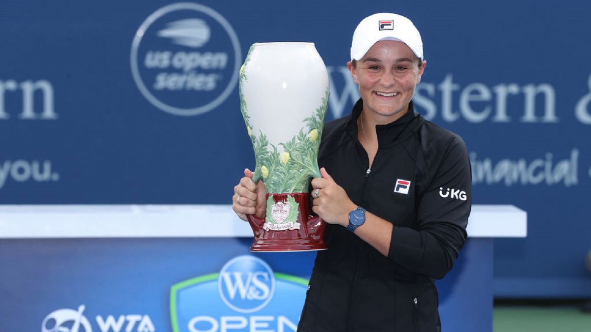 Zdjęcie okładkowe artykułu: Getty Images / Matthew Stockman / Na zdjęciu: Ashleigh Barty, mistrzyni Western & Southern Open 2021