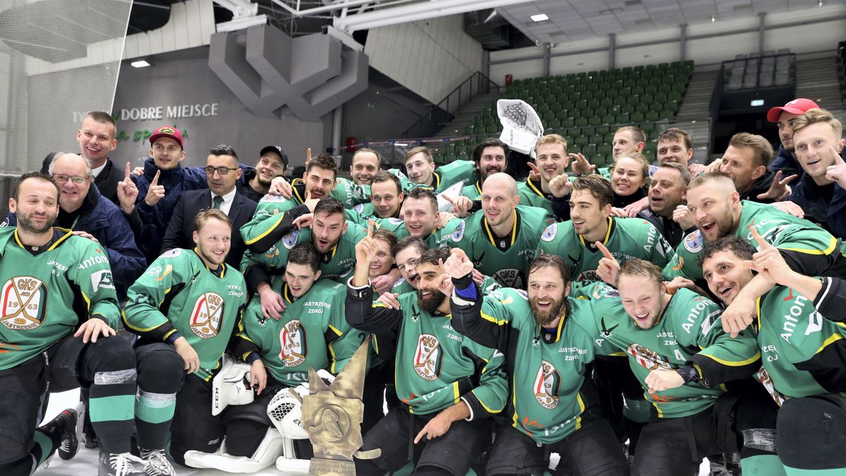 PAP / Andrzej Grygiel / Na zdjęciu: hokeiści JKH GKS Jastrzębie, zdobywcy Superpucharu Polski