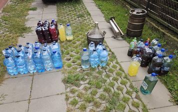 230 litrów bimbru w powiecie płońskim. Policjanci zabezpieczyli też aparaturę