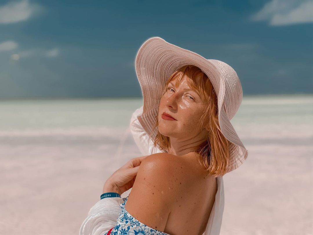 Katarzyna Kurdej-Mania na plaży