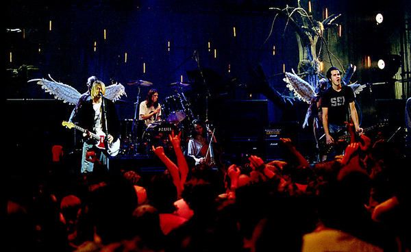 Basista Nirvany nie potrafi zagrać własnej piosenki w Rock Band 2