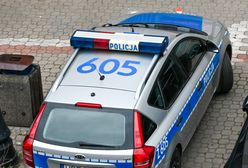 Kierowca wjechał w ogrodzenie. 20-latek po wypadku trafił do szpitala