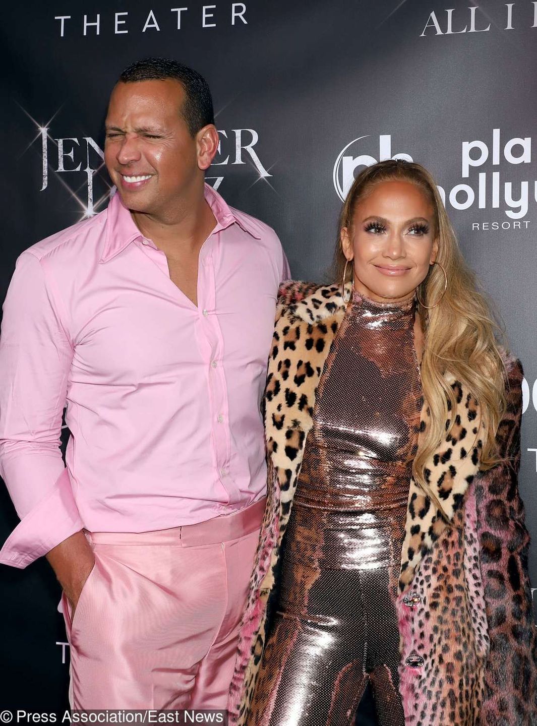 Jennifer Lopez w złotym kombinezonie w Las Vegas