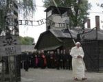 Papież w Auschwitz - historyczna chwila