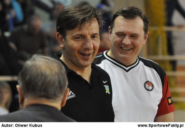 Janusz Bułkowski (w środku) ma już niemal pełną kadrę BBTS na sezon w PlusLidze