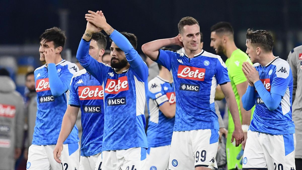 PAP/EPA / CIRO FUSCO / Na zdjęciu: piłkarze SSC Napoli 