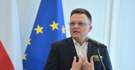 Hołownia zgubił piłkę i zrobił się pyskaty. Polska 2050 ma problem
