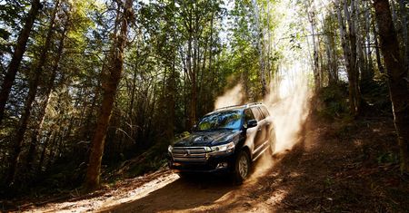 Nowa Toyota Land Cruiser będzie hybrydą? Wszystko na to wskazuje