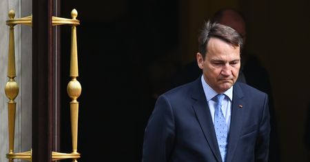 Jak zachęcić Putina do zakończenia wojny? Sikorski ma plan