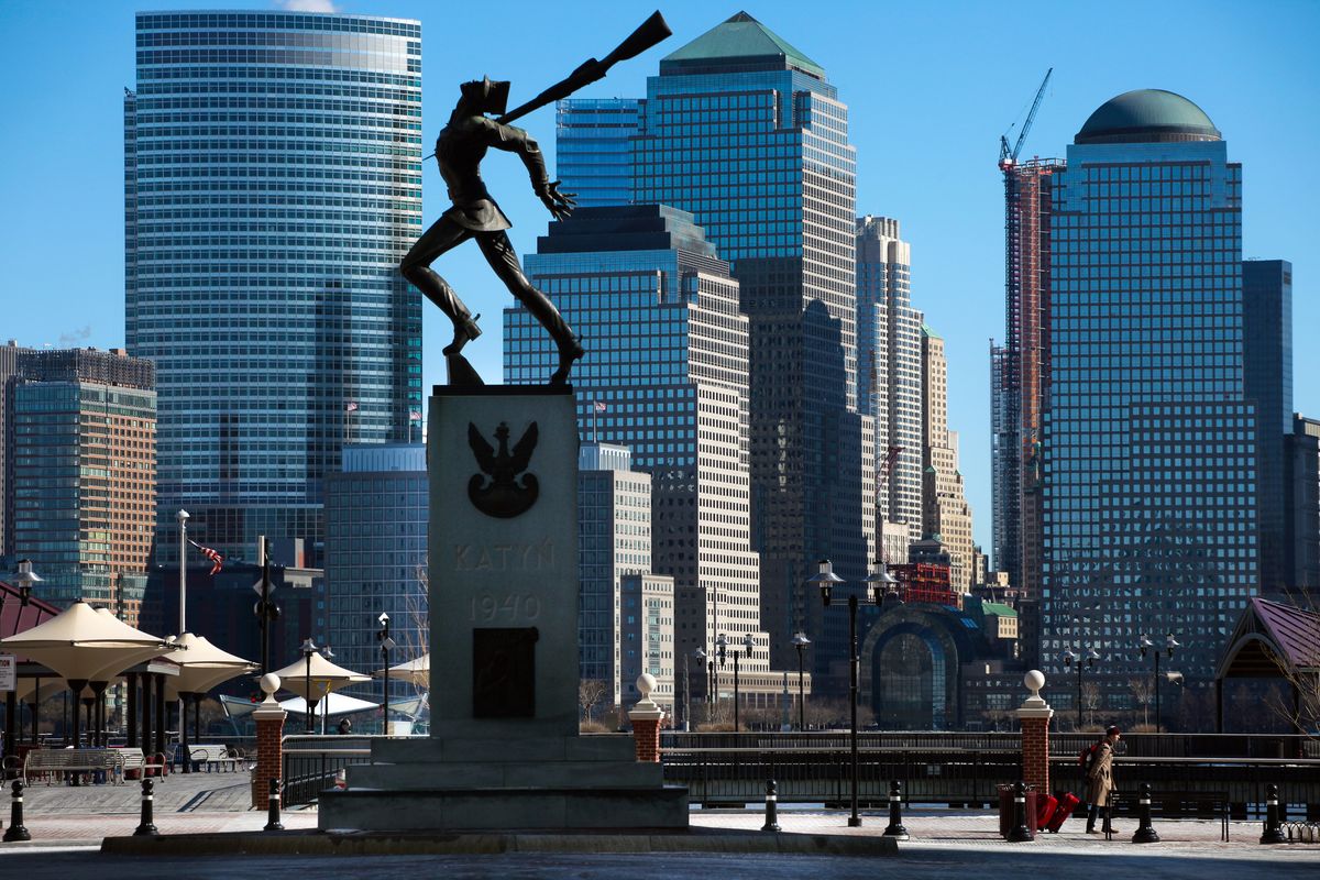 Mocne słowa autora Pomnika Katyńskiego w Jersey City. Mówi o wkroczeniu na drogę sądową