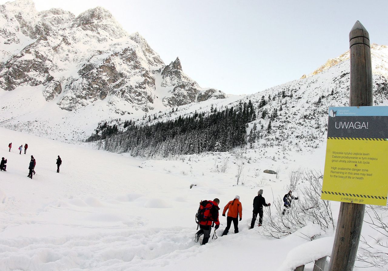 Tatry. Do Morskiego Oka zeszła potężna lawina śnieżna. Mogło dojść do tragedii