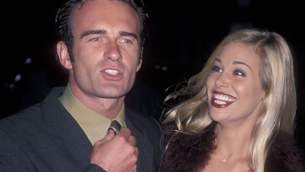 Premiere of "Pleasantville"Julian McMahon and Brooke Burns at the Premiere of 'Pleasantville', Mann National Theater, Westwood. (Photo by Ron Galella/Ron Galella Collection via Getty Images)Ron GalellaRG2