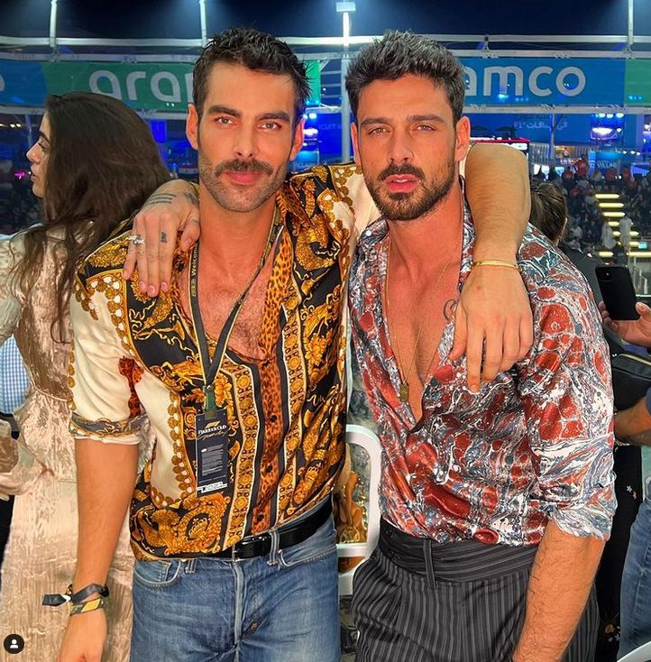 Michele Morrone i Jon Kortajarena na wspólnym zdjęciu