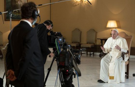 Netflix przygotowuje serial dokumentalny na podstawie książki papieża Franciszka