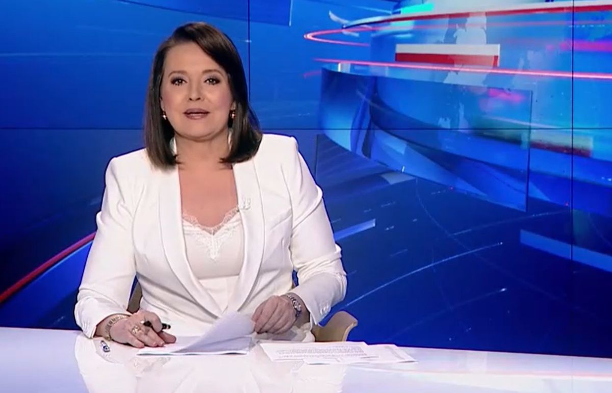 Danuta Holecka prowadząca główne wydanie "Wiadomości" TVP