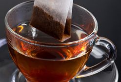 Herbata ekspresowa uwalnia mikroplastik. Opublikowano przerażające dane