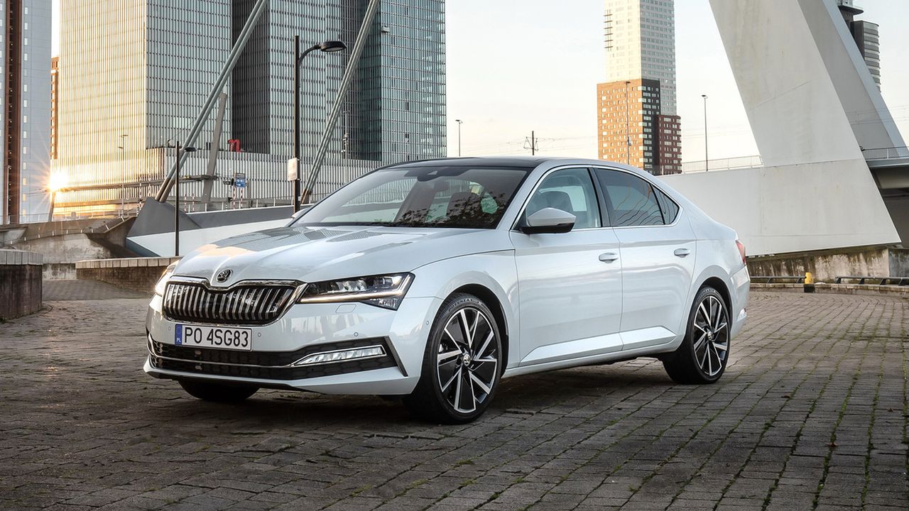 Zobacz nową definicję hybrydy. Škoda Superb i Octavia w wersji hybrydowej