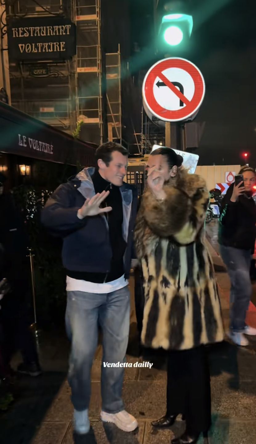 Dua Lipa i Callum Turner w Paryżu