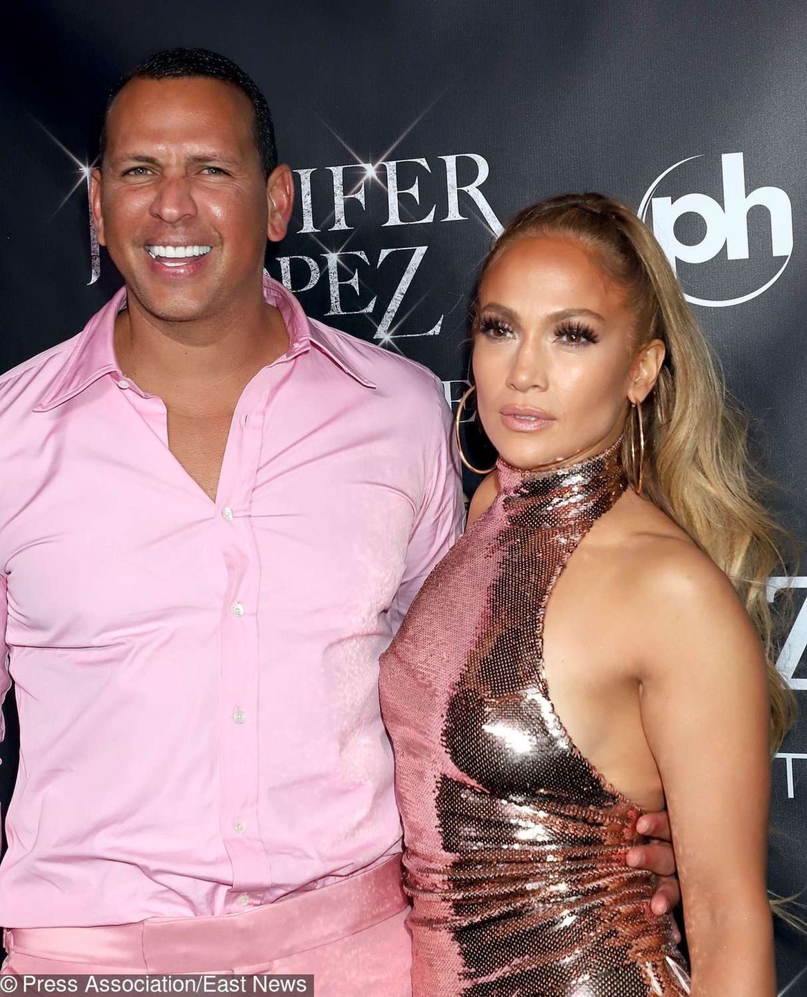 Jennifer Lopez w złotym kombinezonie w Las Vegas