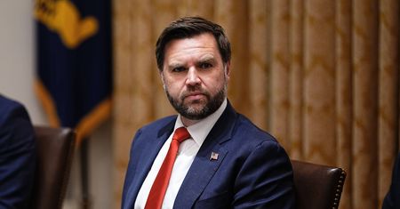 Vance odniósł się do zarzutów. "Znacznie osłabimy kartele"