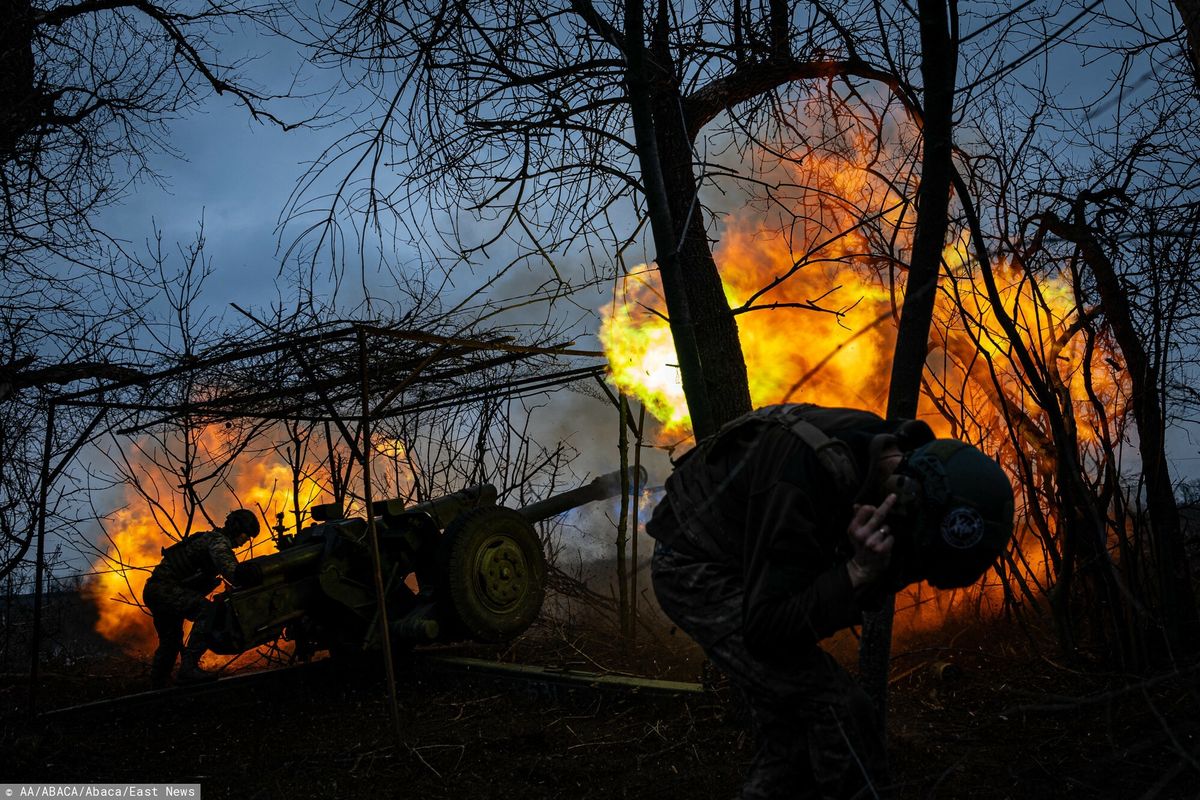Ukraińscy artylerzyści w akcji w Doniecku