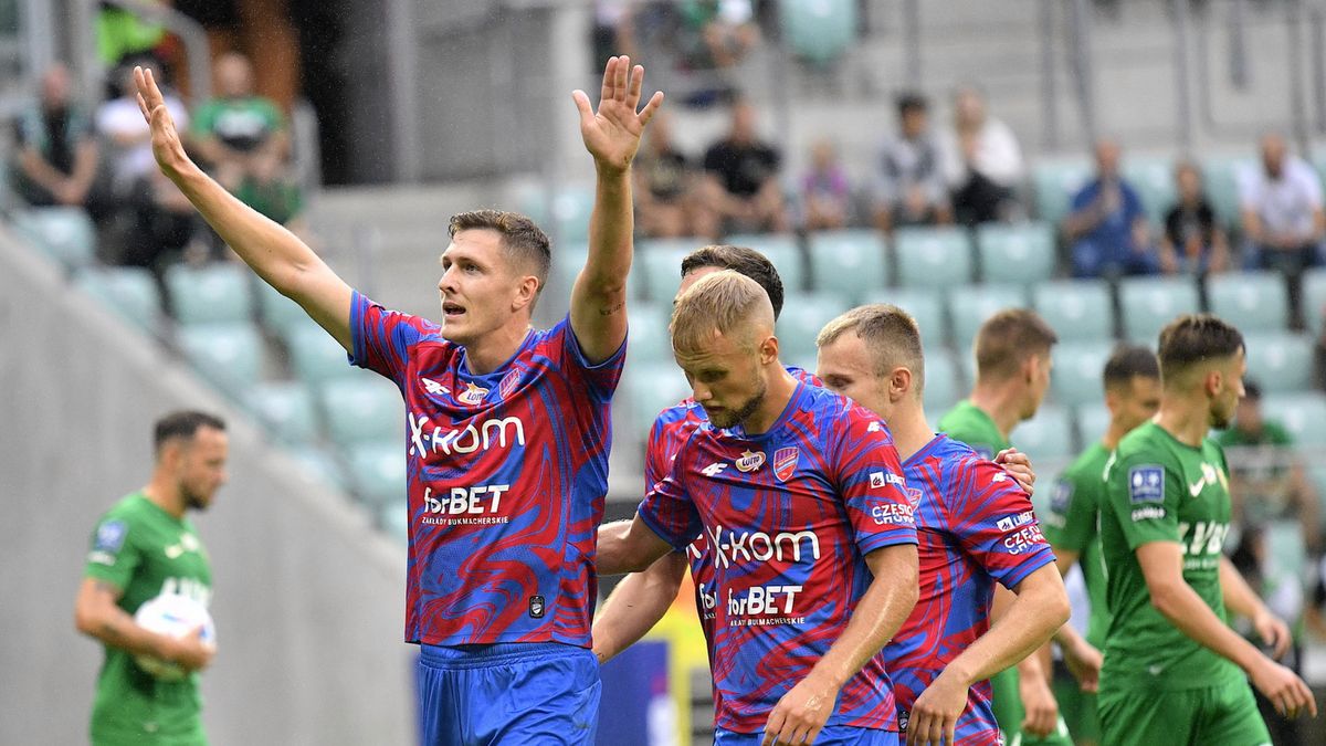 PAP / Sebastian Borowski / Na zdjęciu: piłkarze Rakowa Częstochowa