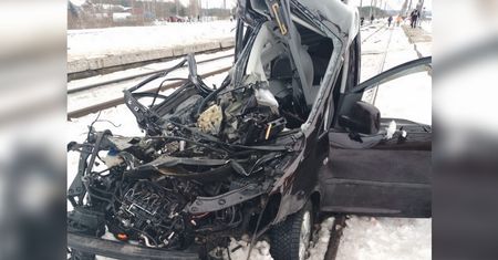 Koszmarny wypadek na przejeździe kolejowym. Nie żyje ojciec i jego 8-letnia córka