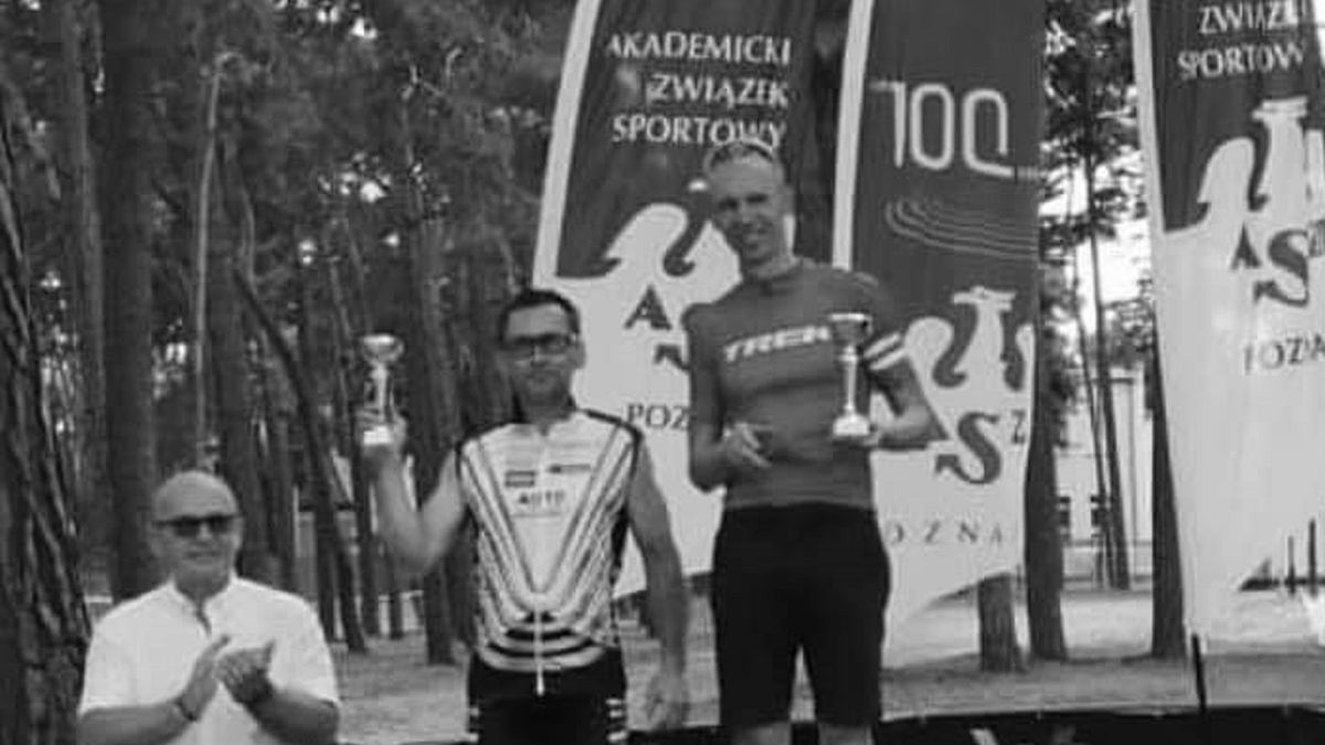 Facebook / Piotr Nowacki na najwyższym stopniu podium