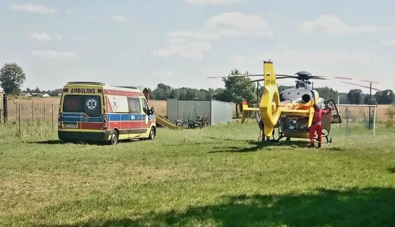 2-latka siedziała na chodniku. Nadjechało auto. Dramat w Małym Łęcku