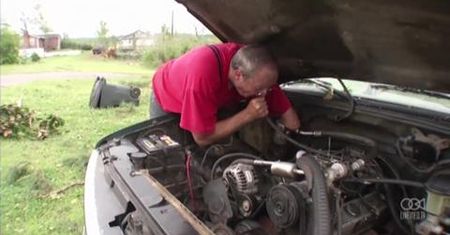 Tornada w USA. Mieszkańcy szacują straty