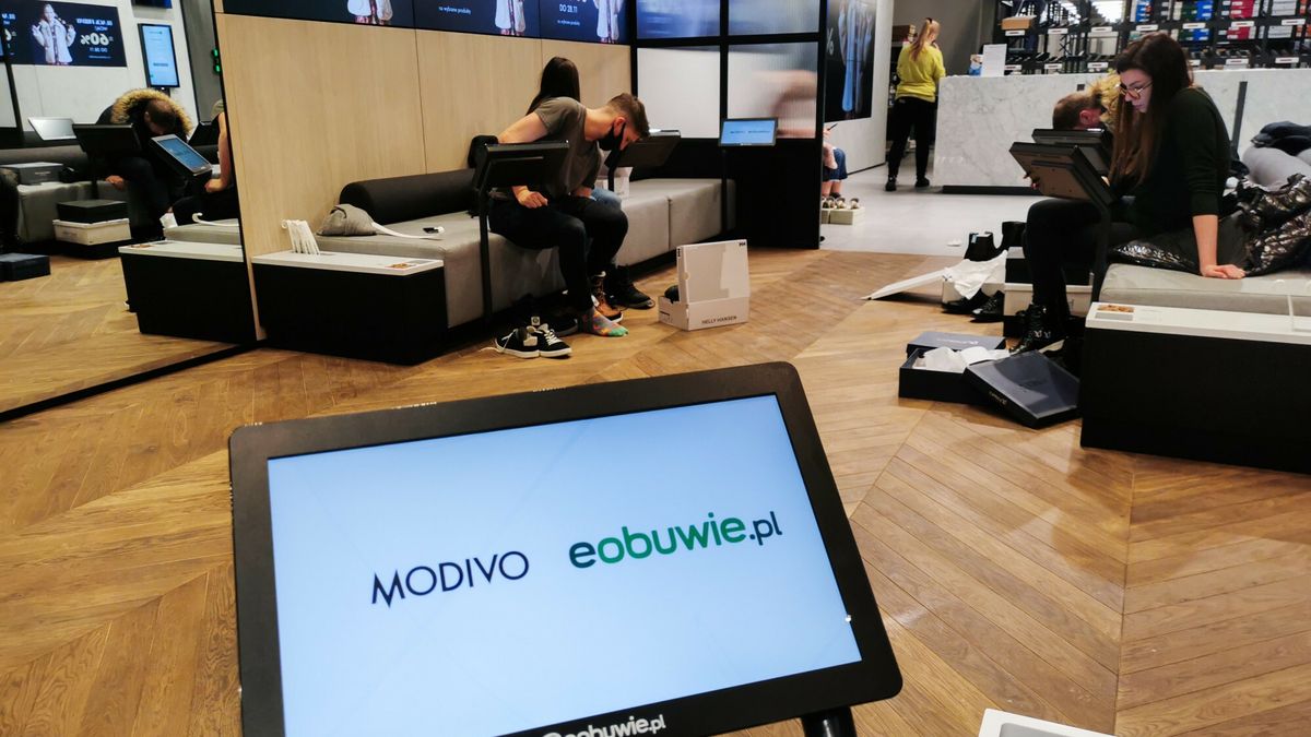 Modivo traci na giełdzie