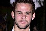 Dominic Monaghan jak John Lennon