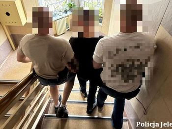 Okradał groby na cmentarzu. 37-letni mężczyzna zatrzymany