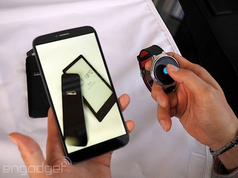 W skrócie: Xperia Z4, niedrogi zegarek Alcatela z okrągłym ekranem i LG G Watch R na wideo 4