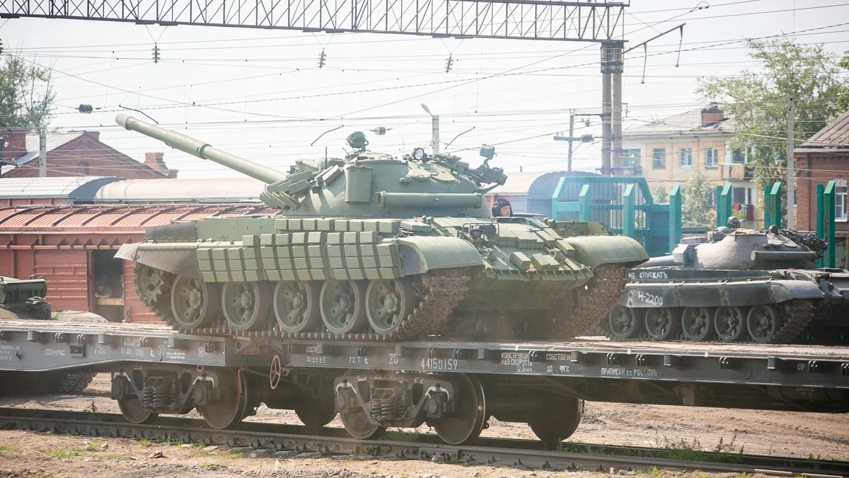 Czołg T-62MW z pancerzem reaktywnym Kontakt-1.